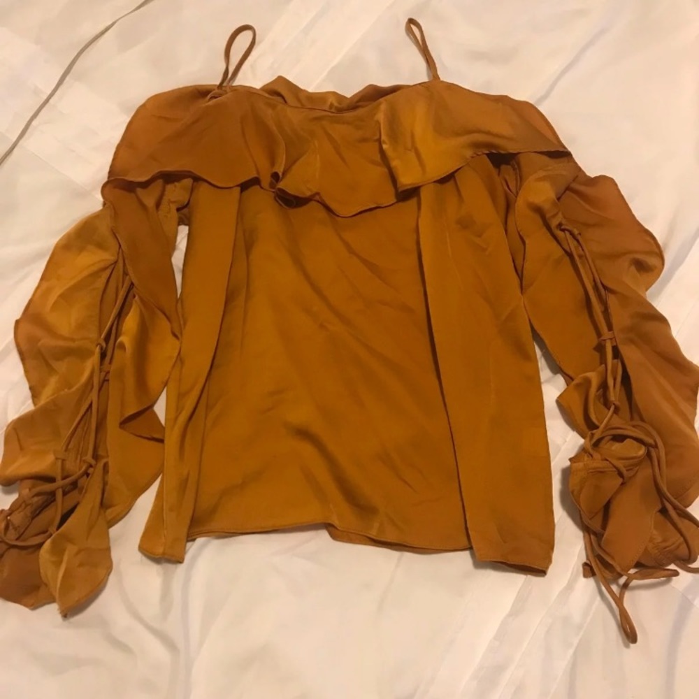 Boutique mustard colored top